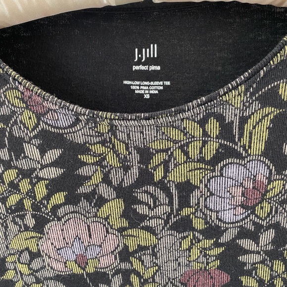 Floral Tee in gorgeous fall colors - Picture 3 of 3